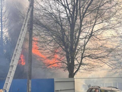 Пострадавшую при пожаре в деревни Низкое госпитализировали в больницу новости Егорьевск 